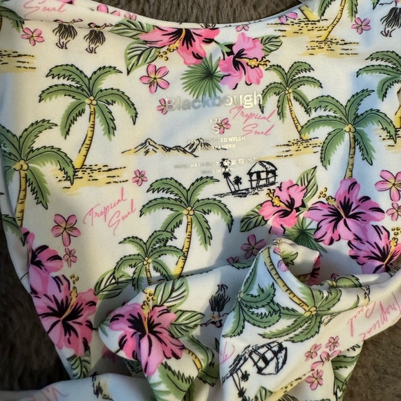 Blackbough coco frio ruffled triangle top & cheeky bottoms New in bag 🥥💗🎀 - Picture 16 of 16